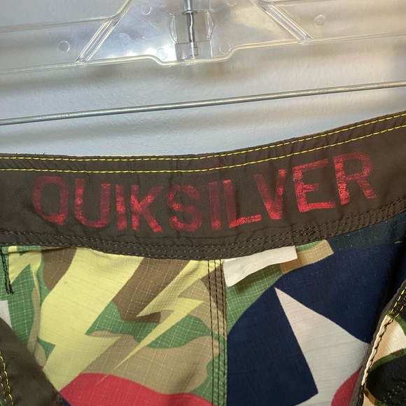 Vintage Quicksilver army & navy camo swim shorts - Picture 3 of 15
